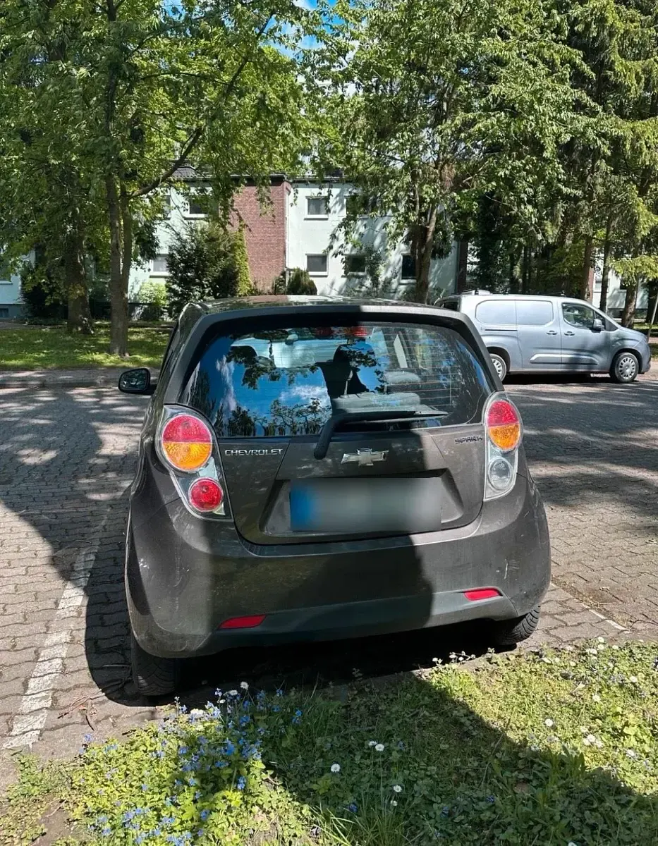 Gebraucht Chevrolet Spark 68 PS (50 kW) 2010 Grau Kleinwagen