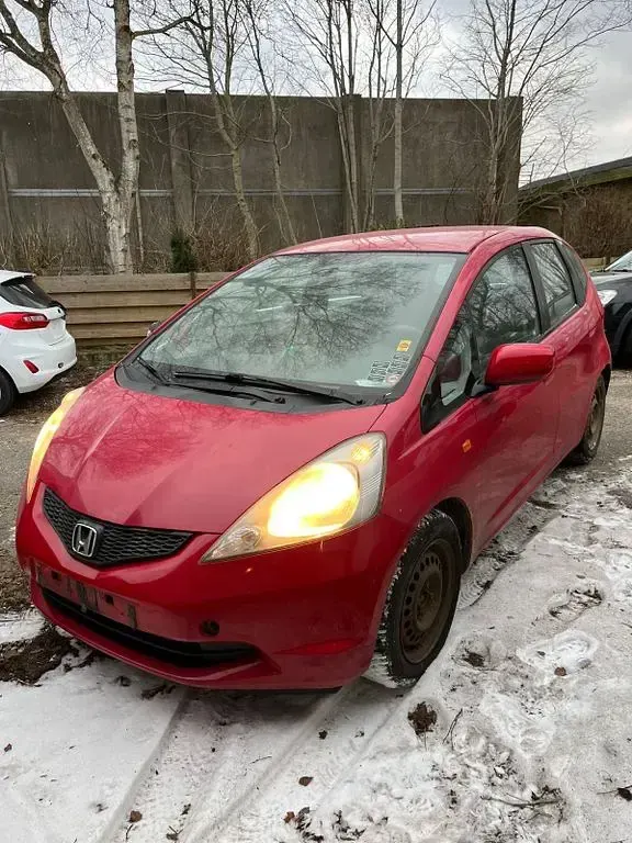 Gebraucht Honda Jazz S 90 PS (66 kW) 2010 Rot Kleinwagen