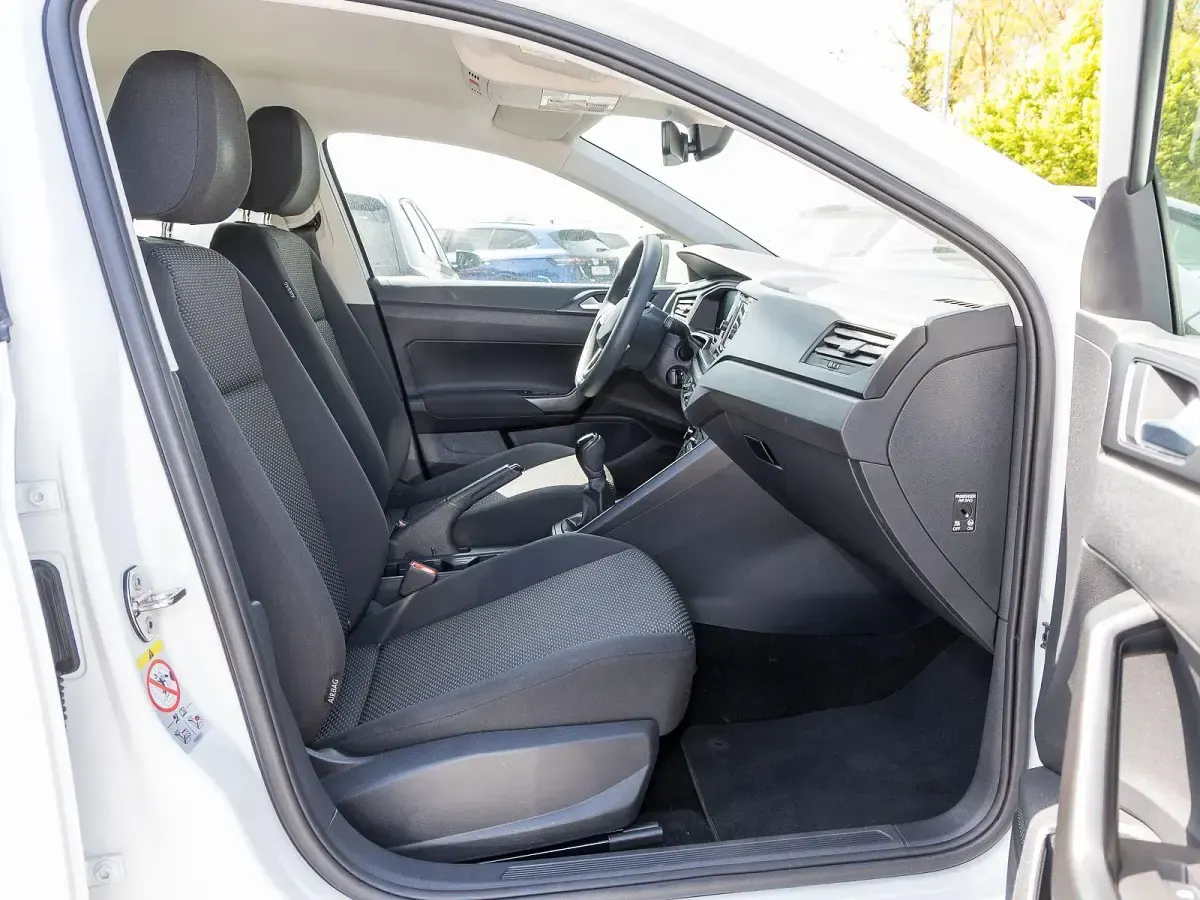 Używany VW Taigo 95 KM (69 kW) 2022 Biały SUV