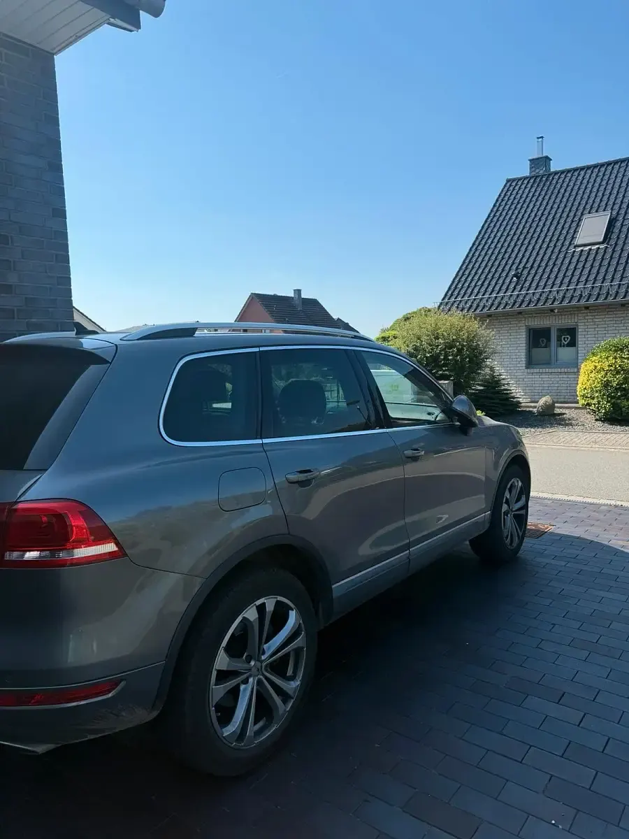 Gebraucht VW Touareg 245 PS (180 kW) 2011 Grau SUV