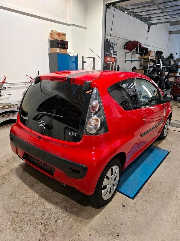 Gebraucht Citroën C1 69 PS (50 kW) 2009 Rot Kleinwagen