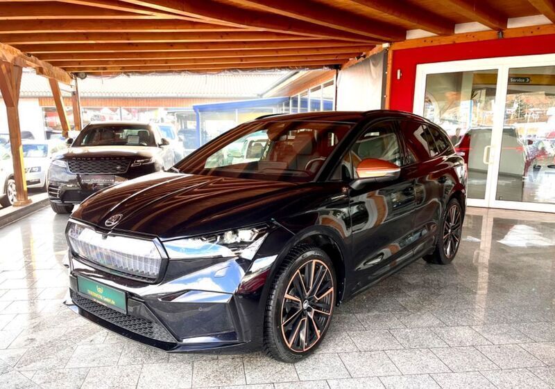 Schwarzmagic perleffekt Gebraucht 2022 Skoda Enyaq iV Suite SUV | 49.999 € - Bild 1/4