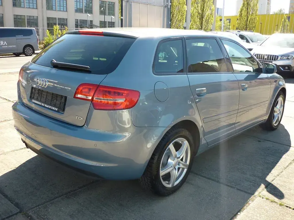 Gebraucht Audi A3 Ambition 105 PS (77 kW) 2012 Blau Kleinwagen