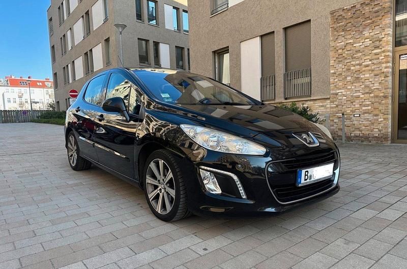 Schwarz Gebraucht 2012 Peugeot 308 Allure Limousine | 5.000 € (Fairer Preis) - Bild 1/4