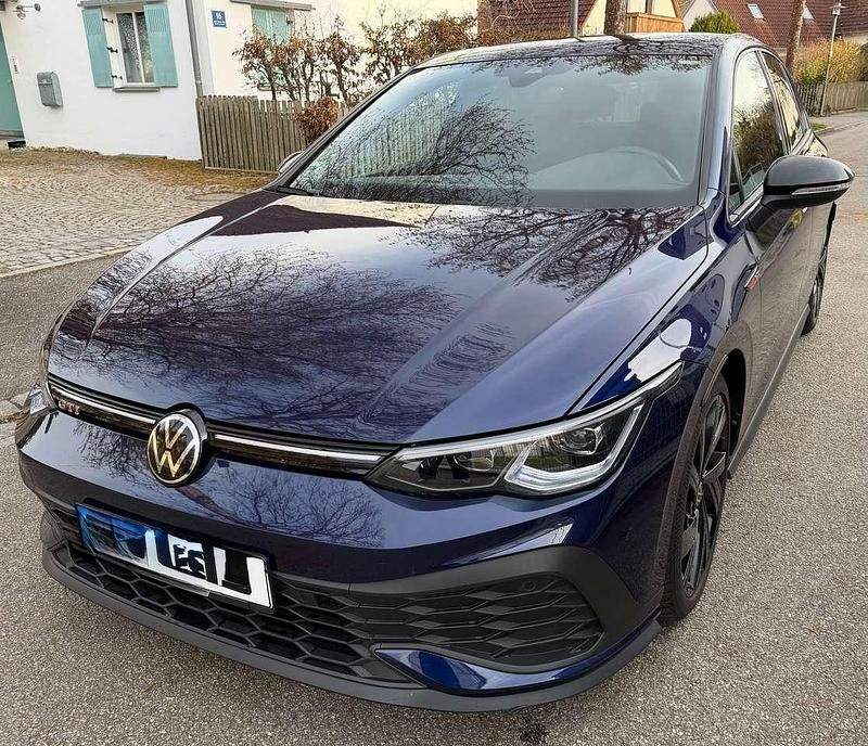 Second-hand VW Golf VIII GTI 300 CP (220 kW) 2023 Albastru Berlinǎ