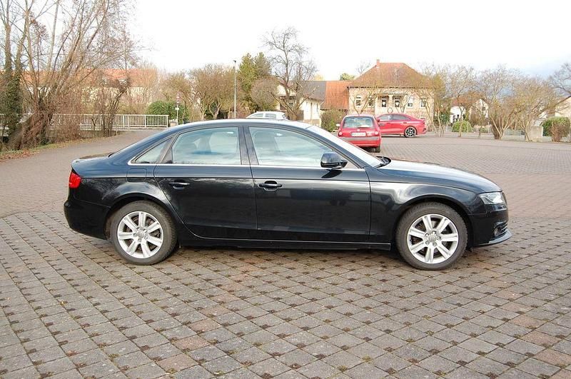 Schwarz Gebraucht 2009 Audi A4 Ambition Limousine | 5.600 € (Etwas zu teuer) - Bild 1/4