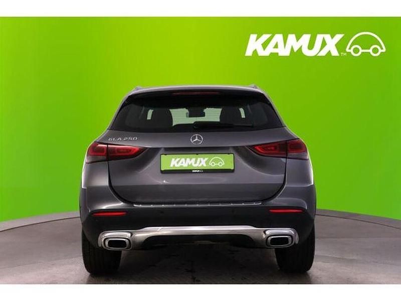Gebraucht Mercedes GLA250 Progressive 224 PS (164 kW) 2020 Grau SUV