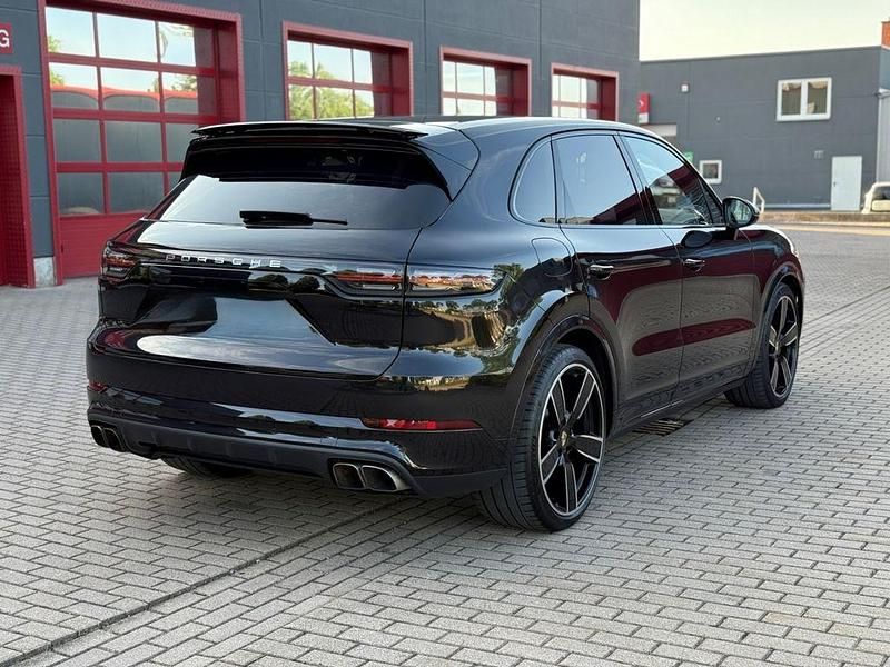 Gebraucht Porsche Cayenne Turbo Chrono 549 PS (403 kW) 2018 Schwarz SUV