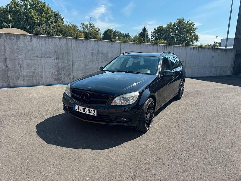 Schwarz Gebraucht 2009 Mercedes C220 Limousine | 4.999 € (Fairer Preis) - Bild 1/4