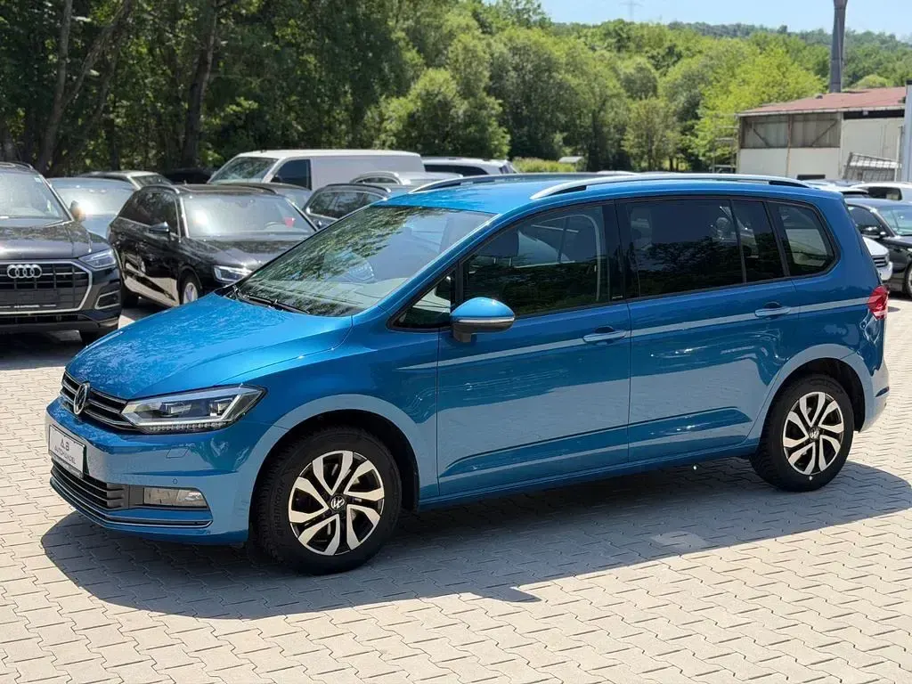 Gebraucht VW Touran Active 122 PS (89 kW) 2022 Blau Van / Kleinbus