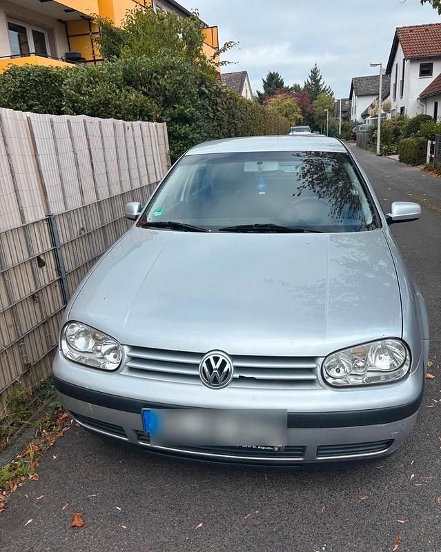 Silber Gebraucht 2002 VW Golf IV Kleinwagen | 1.549 € (Fairer Preis) - Bild 1/4