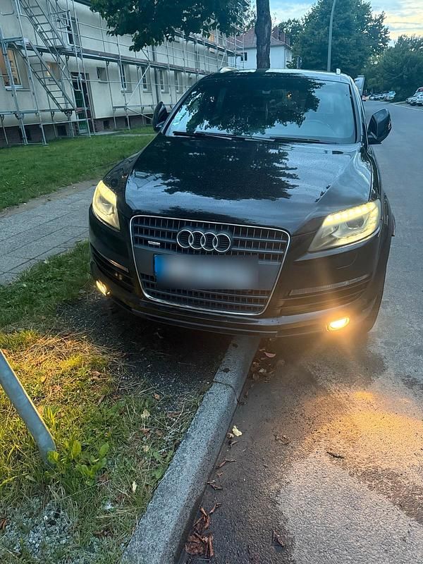 Schwarz Gebraucht 2010 Audi Q7 SUV | 10.500 € (Guter Preis) - Bild 1/4