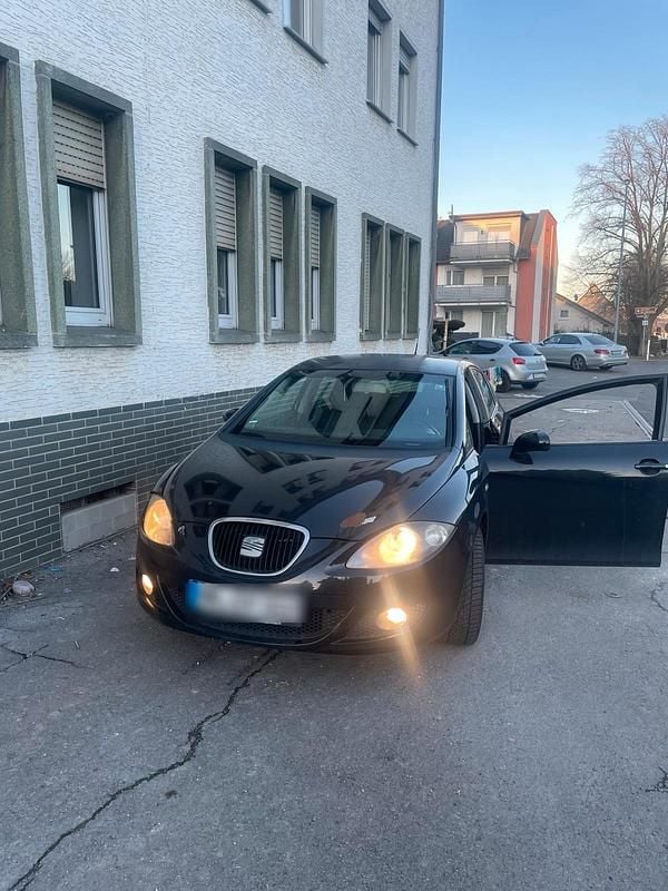 Schwarz Gebraucht 2006 Seat Leon Limousine | 1.300 € (Fairer Preis) - Bild 1/4