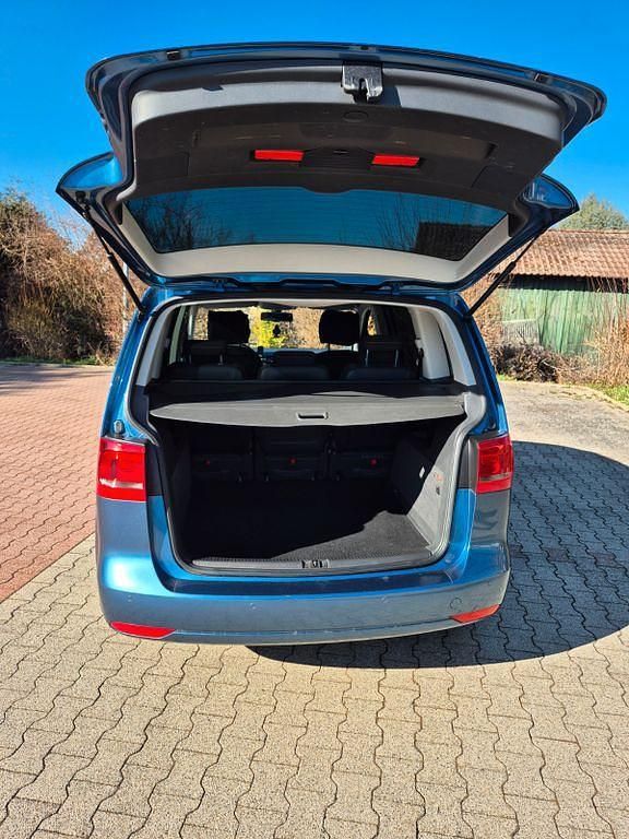 Gebraucht VW Touran Cup 105 PS (77 kW) 2014 Blau Van / Kleinbus