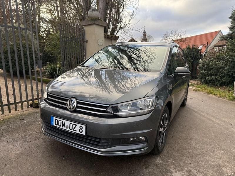 Gebraucht VW Touran IQ Drive 116 PS (85 kW) 2019 Grau Van / Kleinbus