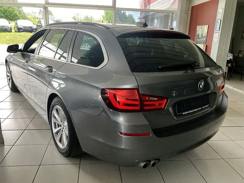 Gebraucht BMW 520 184 PS (135 kW) 2011 Spacegrau metallic Kombi