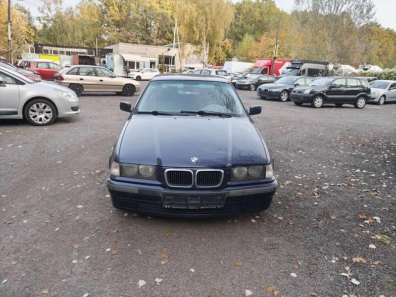 Gebraucht BMW 316 105 PS (77 kW) 2000 Blau Limousine