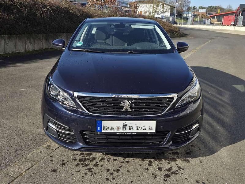 Gebraucht Peugeot 308 SW 131 PS (96 kW) 2019 Blau Kombi