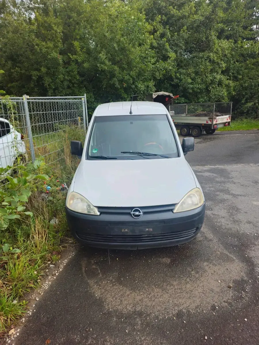 Gebraucht Opel Astra 2011 Weiß Van / Kleinbus