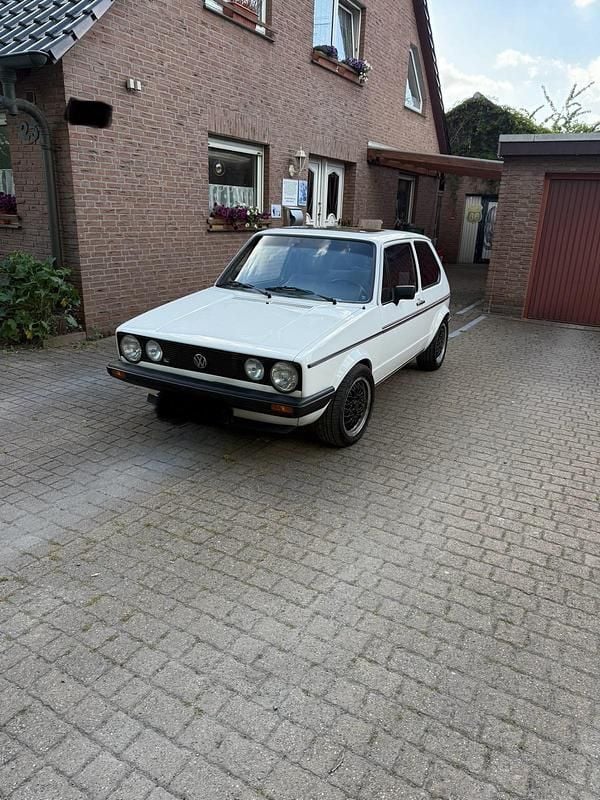 Gebraucht VW Golf I 50 PS (36 kW) 1983 Weiß Kleinwagen