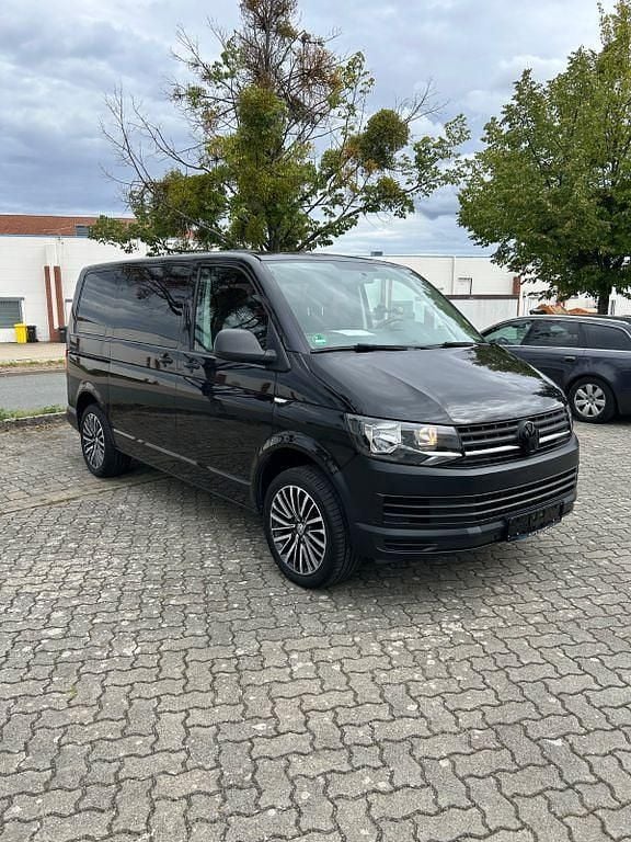 Schwarz Gebraucht 2018 VW T6 Van | 22.990 € (Guter Preis) - Bild 1/4
