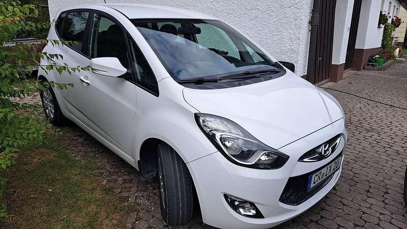 Weiß Gebraucht 2014 Hyundai ix20 Van / Kleinbus | 5.500 € (Fairer Preis) - Bild 1/4