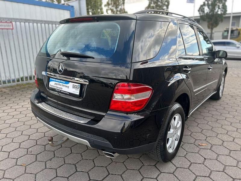Gebraucht Mercedes ML320 224 PS (164 kW) 2007 Schwarz SUV