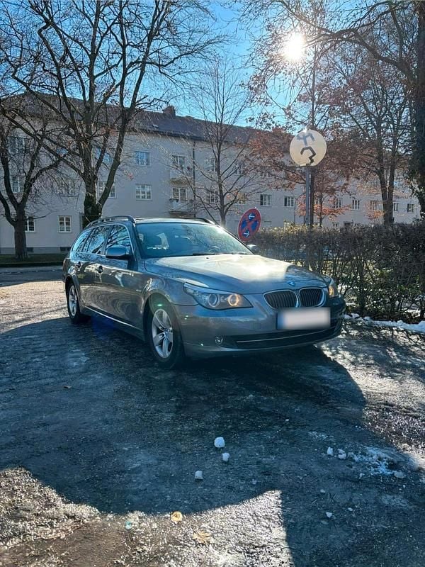 Gebraucht BMW 525 217 PS (159 kW) 2008 Grau Kombi
