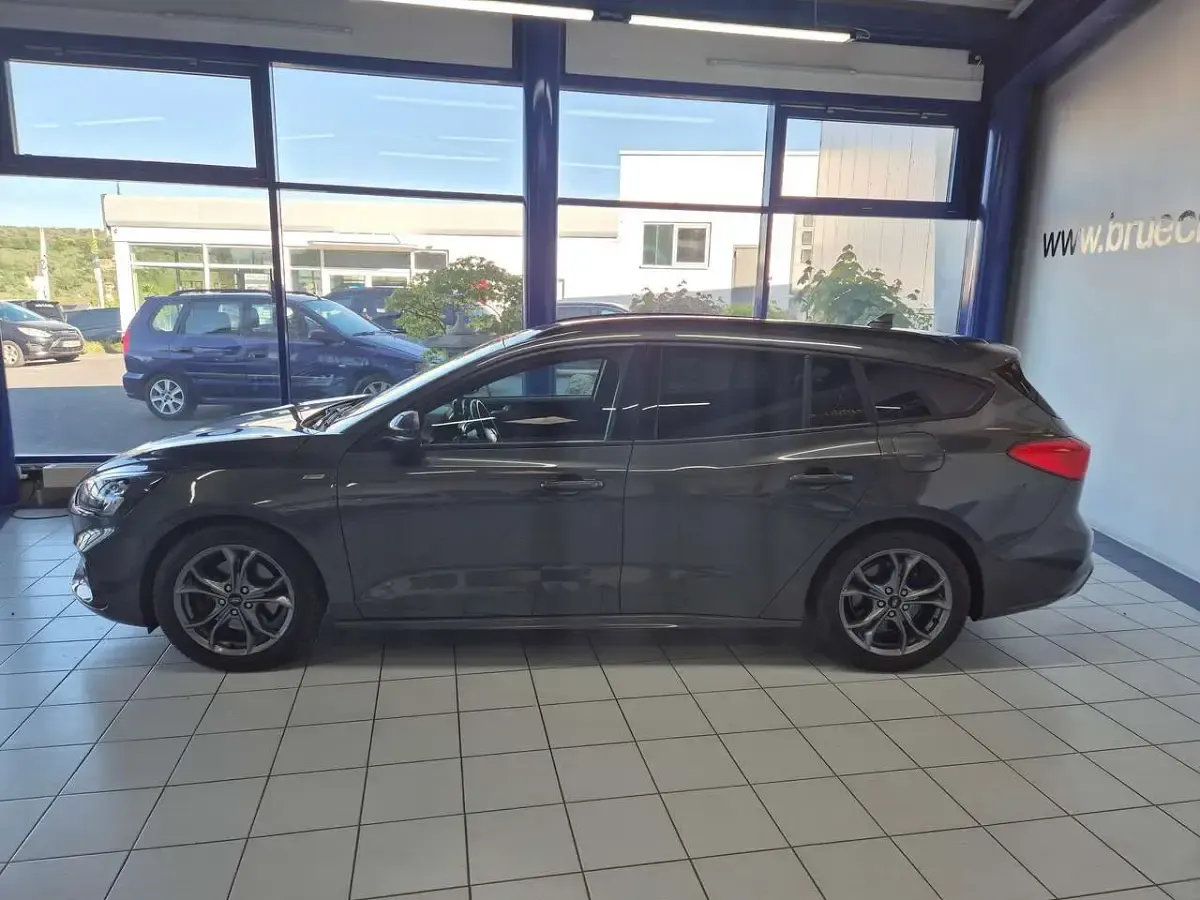 Gebraucht Ford Focus ST-Line 150 PS (110 kW) 2021 Magnetic grau Kombi