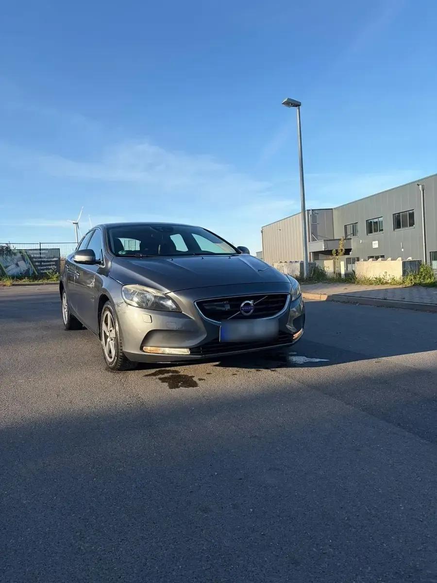 Second-hand Volvo V40 150 CP (110 kW) 2013 Gri Berlinǎ