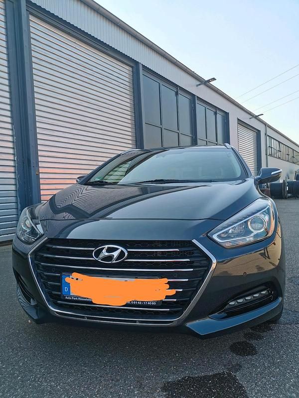 Gebraucht Hyundai i40 141 PS (103 kW) 2015 Grau Limousine
