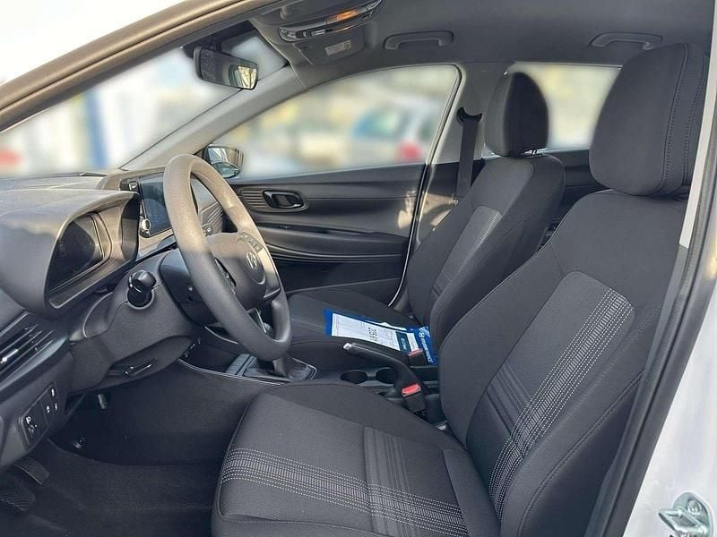 Gebraucht Hyundai i20 Select 101 PS (74 kW) 2024 Grün Kleinwagen