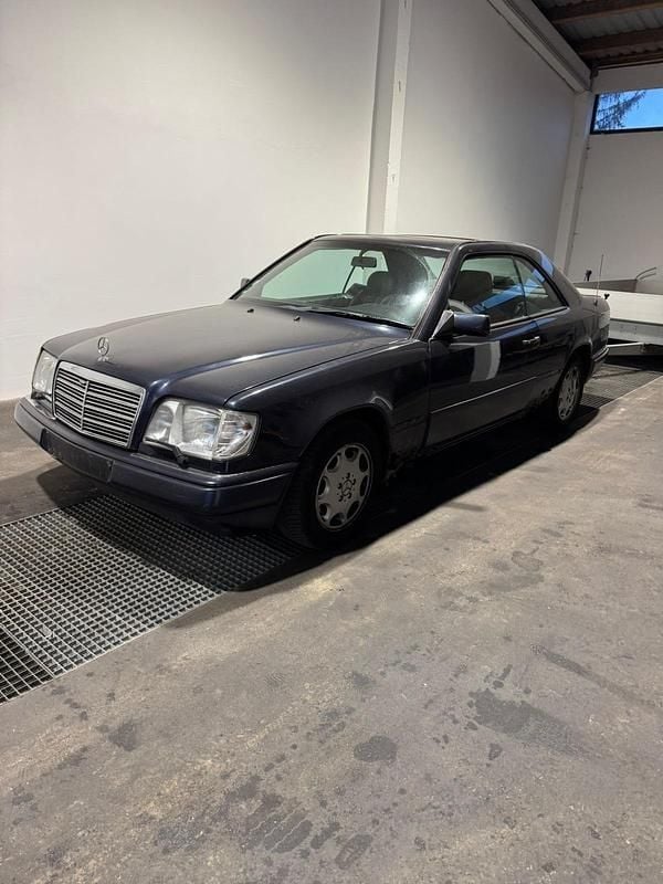 Gebraucht Mercedes E320 220 PS (161 kW) 1996 Blau Coupé
