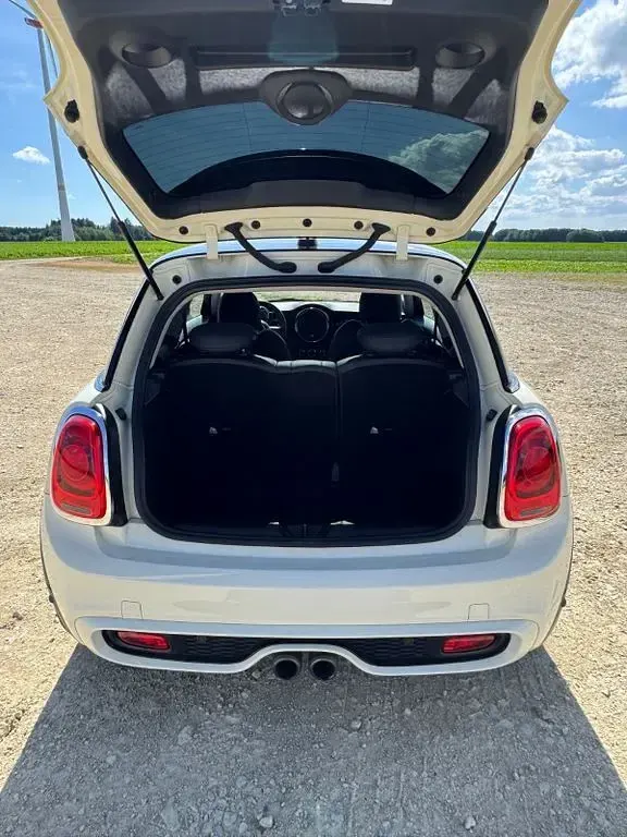 Gebraucht Mini Cooper S Pepper 190 PS (139 kW) 2019 Weiß Kleinwagen