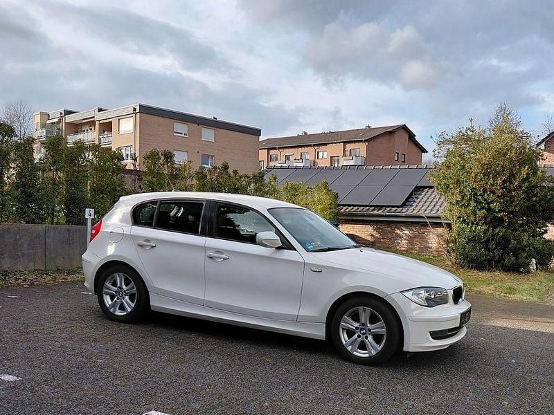 Gebraucht BMW 116 Performance 122 PS (89 kW) 2011 Weiß Kleinwagen