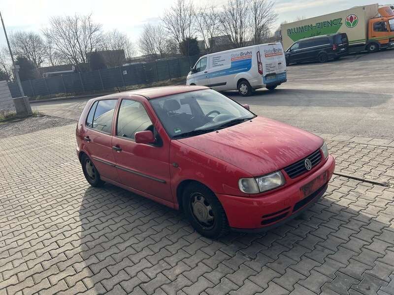 Rot Gebraucht 2000 VW Polo Limousine | 600 € (Superpreis) - Bild 1/4