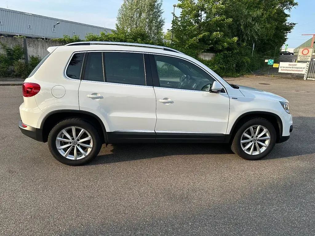 Gebraucht VW Tiguan LOUNGE 150 PS (110 kW) 2016 Weiß SUV