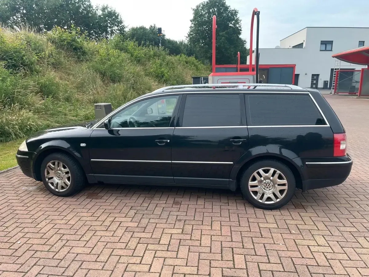 Gebraucht VW Passat Highline 129 PS (94 kW) 2003 Schwarz Kombi