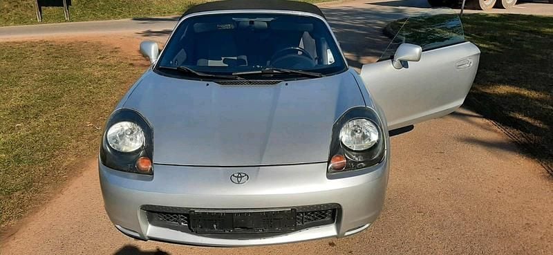 Silber Gebraucht 2000 Toyota MR2 Cabrio | 6.600 € (Fairer Preis) - Bild 1/4