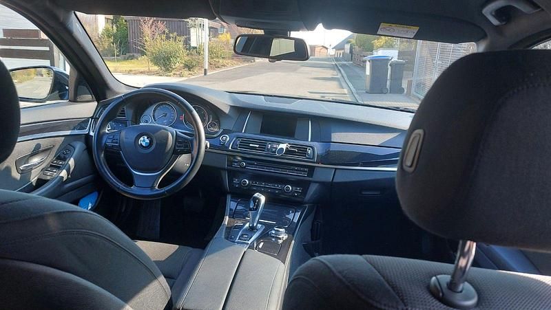 Gebraucht BMW 520 190 PS (139 kW) 2015 Schwarz Kombi