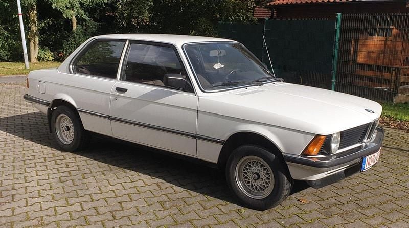 Weiß Gebraucht 1984 BMW 315 Kleinwagen | 10.600 € - Bild 1/4