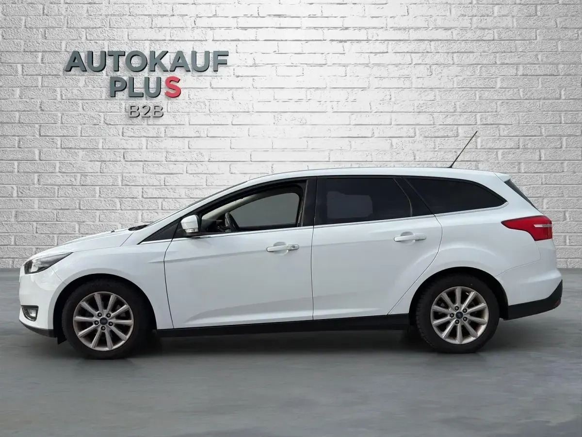 Gebraucht Ford Focus Business Edition 125 PS (91 kW) 2017 Weiß Limousine
