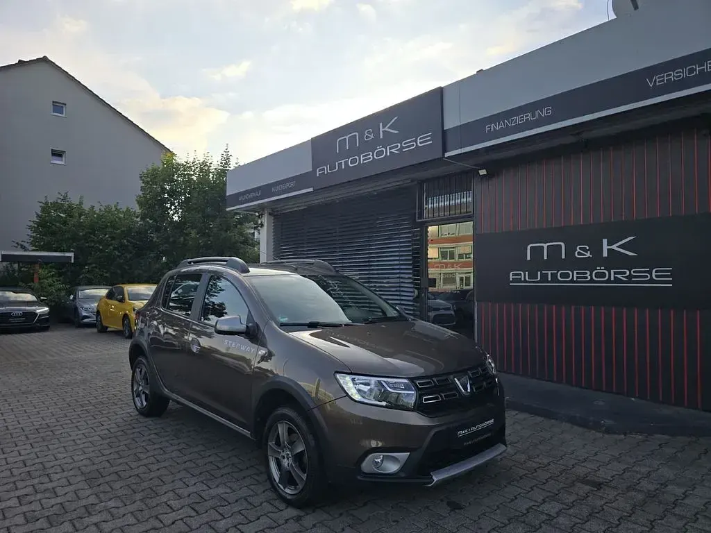 Gebraucht Dacia Sandero Celebration 90 PS (66 kW) 2017 Braun Limousine
