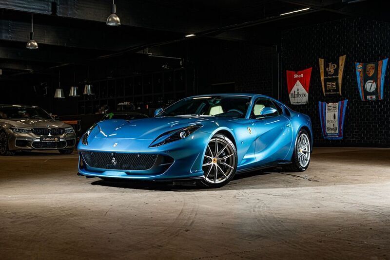 Second-hand Ferrari 812 799 CP (587 kW) 2018 Albastru Coupe