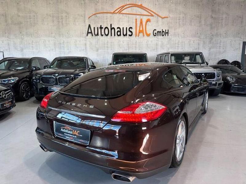 Gebraucht Porsche Panamera 250 PS (183 kW) 2012 Braun Kleinwagen