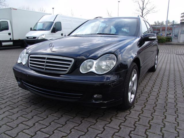 Schwarz metallic Gebraucht 2007 Mercedes C200 Kombi | 7.480 € - Bild 1/4