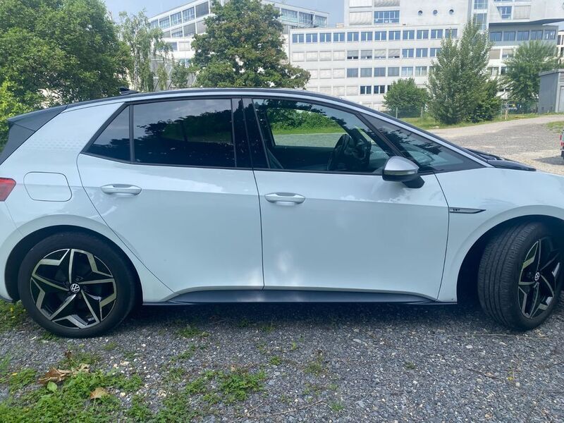 Weiß Gebraucht 2020 VW ID.3 Pro Performance Kleinwagen | 16.500 € (Guter Preis) - Bild 1/4