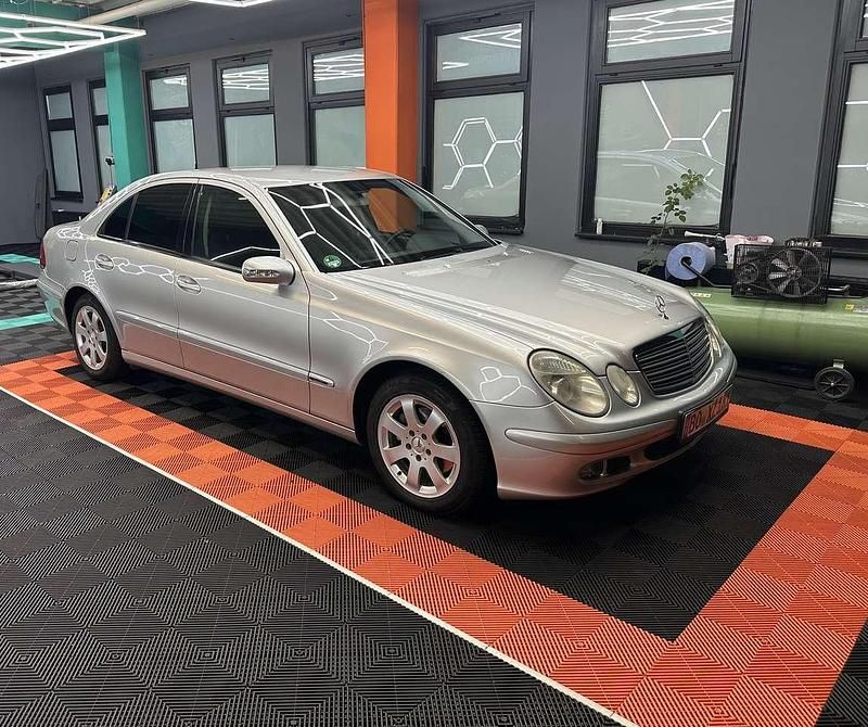 Gebraucht Mercedes E220 150 PS (110 kW) 2005 Limousine