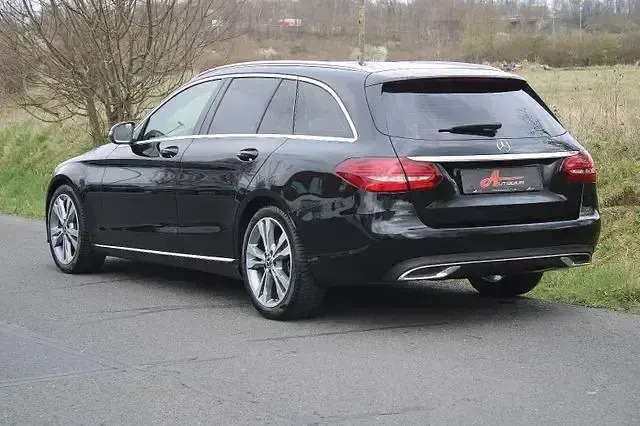Gebraucht Mercedes C220 Avantgarde 194 PS (142 kW) 2019 Schwarz Limousine
