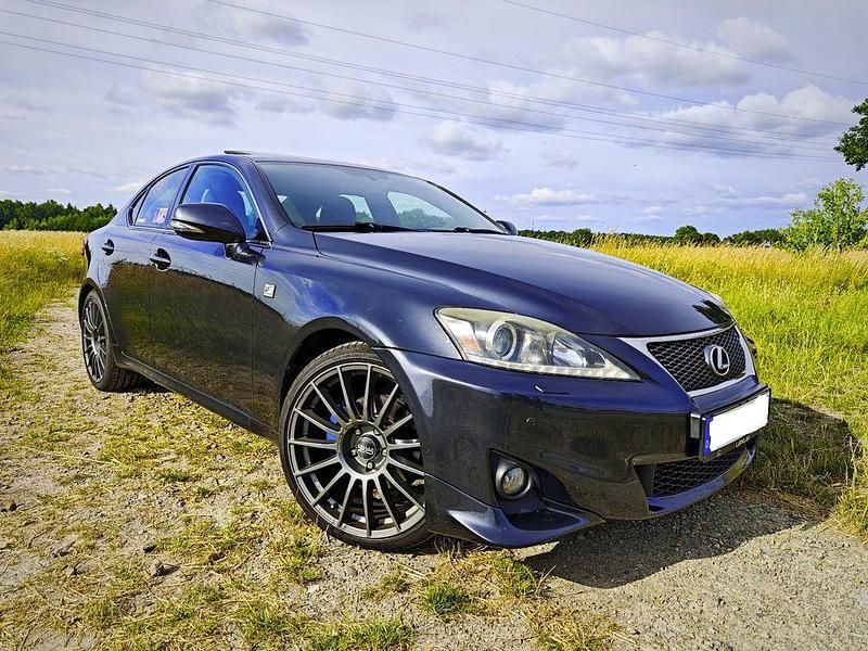 Grau Gebraucht 2011 Lexus IS250 Sport Line Limousine | 12.000 € (Guter Preis) - Bild 1/4